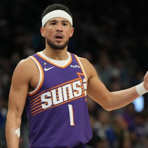 NBA的圆柱体判定🧠是只有布克受伤的世界 也是裁判的无法自洽